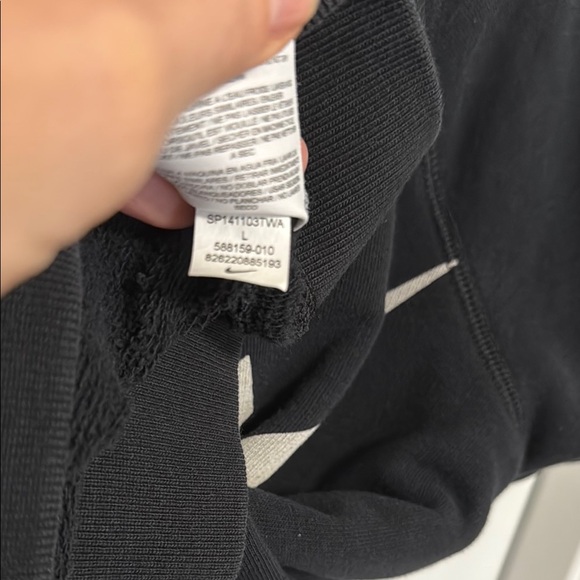 Nike Black and Off-White Logo Tee - Picture 6 of 10